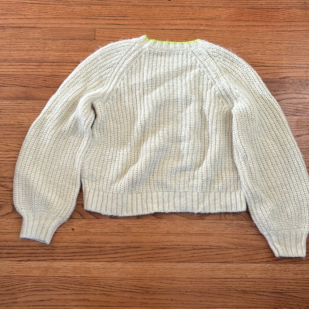 Levi’s Sweater - Picture 3 of 3